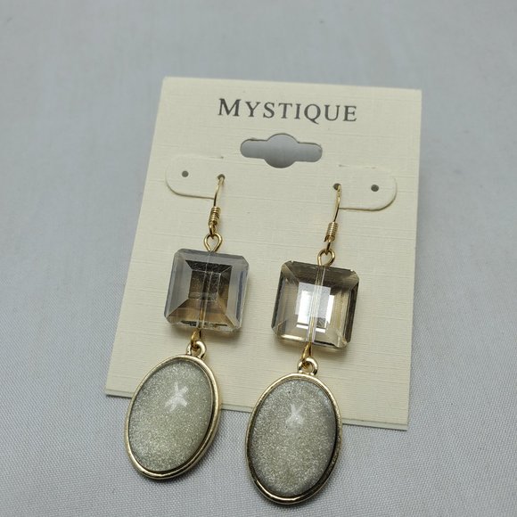 Mystique 2 stone fish hook drop earring gold,clear,olive color - Picture 3 of 3
